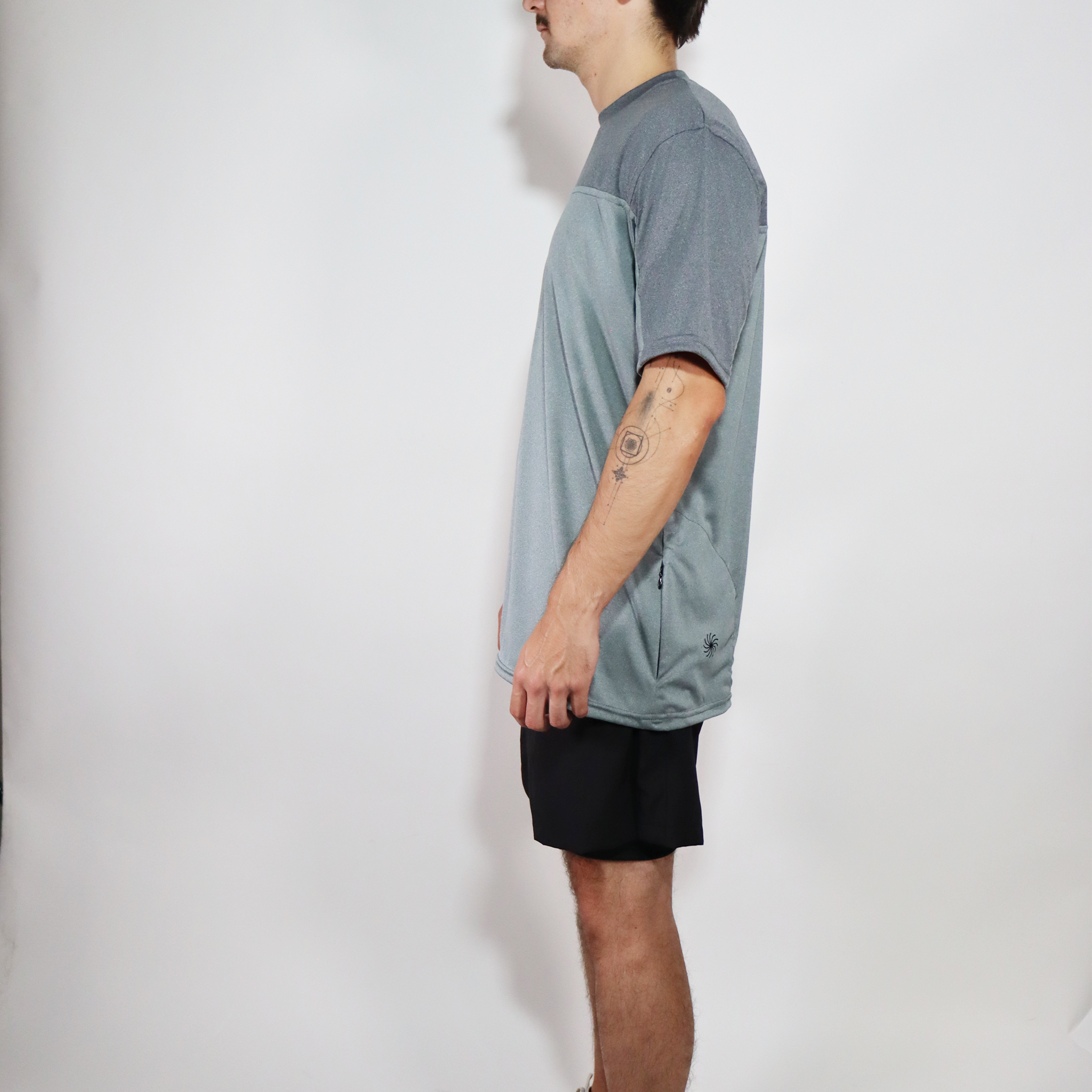 Playera M/C Summit Gris Claro