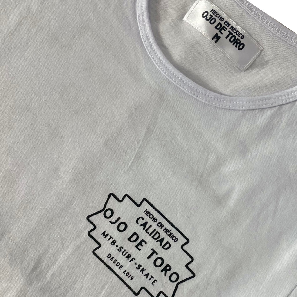Calidad Tee | Blanca - OjoDeToro