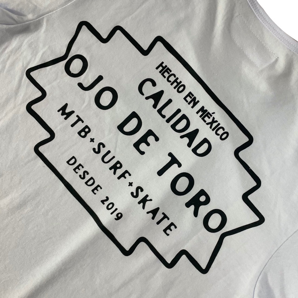 Calidad Tee | Blanca - OjoDeToro