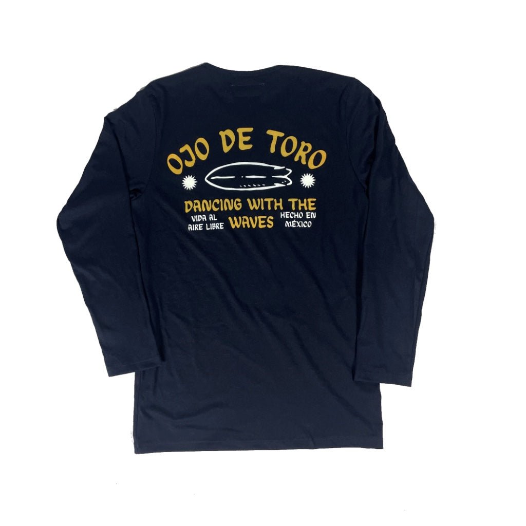 Dancing With The Waves Tee | Azul Marino Manga Larga - OjoDeToro