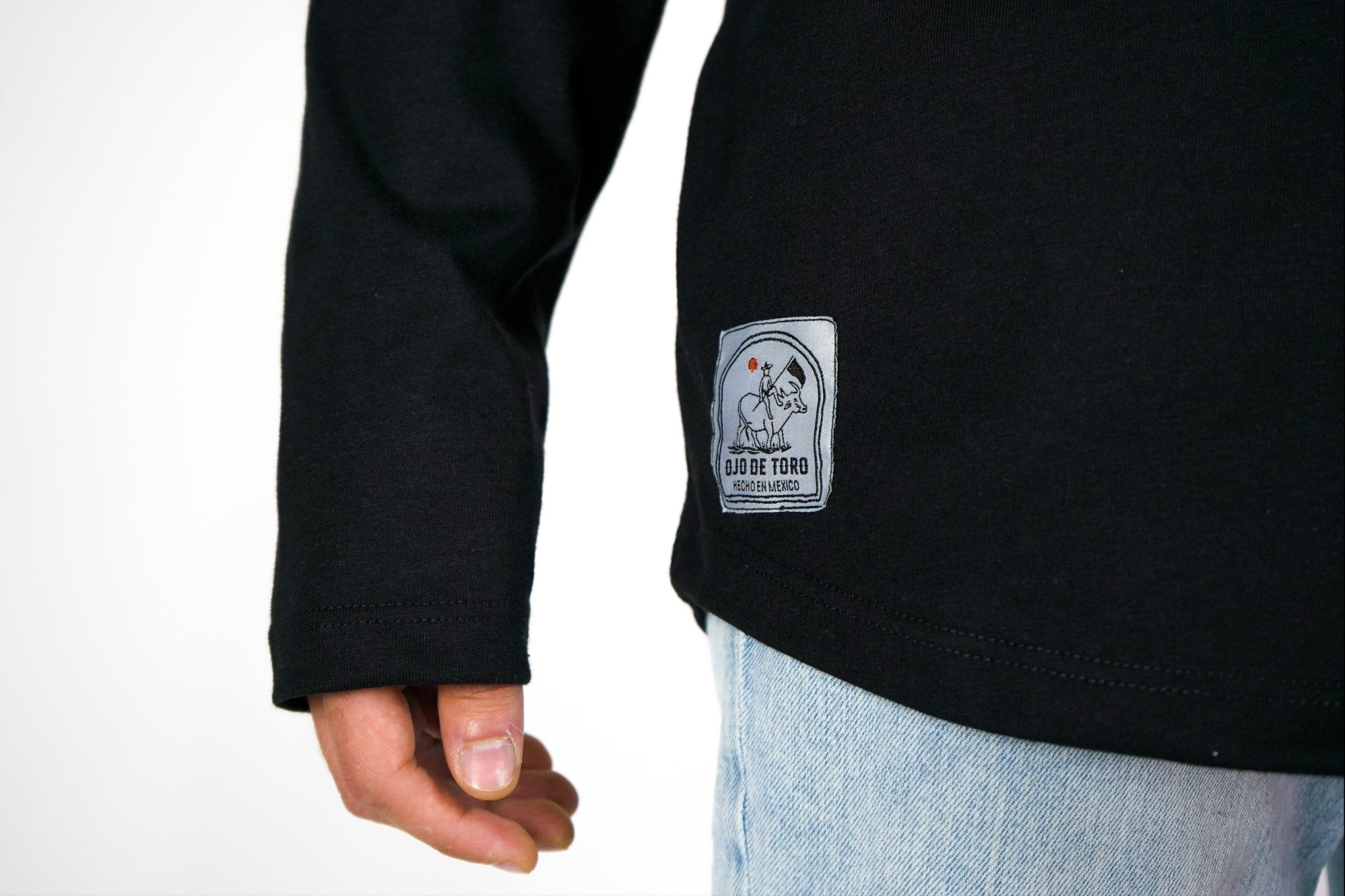 Essential Tee | Manga Larga - OjoDeToro