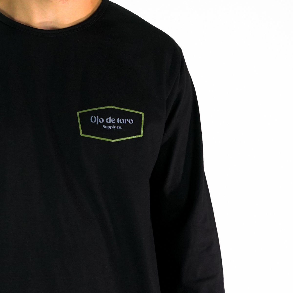 Essential Tee | Manga Larga - OjoDeToro