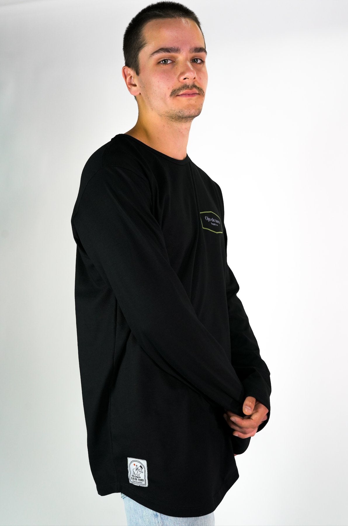 Essential Tee | Manga Larga - OjoDeToro
